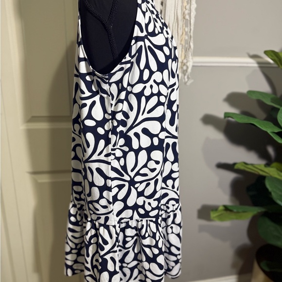 LOFT Navy and White Sleeveless Midi Dress with Bold Leaf Print - Picture 4 of 5